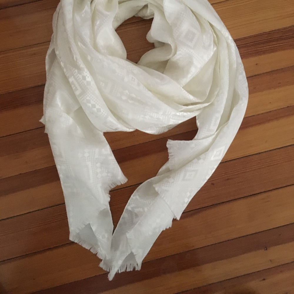 Vintage “Avon” Collectible Scarf/Shawl in Bright White